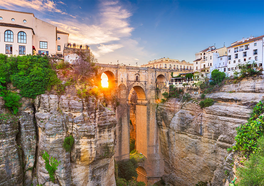 Alla scoperta di Ronda, la meravigliosa città arroccata sulla gola di El Tajo Alla scoperta di Ronda, la meravigliosa città arroccata sulla gola di El Tajo