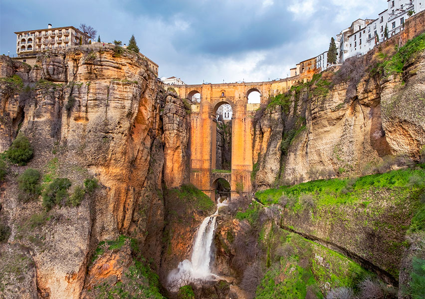 Alla scoperta di Ronda, la meravigliosa città arroccata sulla gola di El Tajo Alla scoperta di Ronda, la meravigliosa città arroccata sulla gola di El Tajo