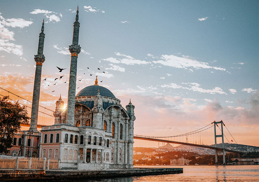Alla Scoperta di Istanbul: tra Storia e Tradizione Alla Scoperta di Istanbul: tra Storia e Tradizione