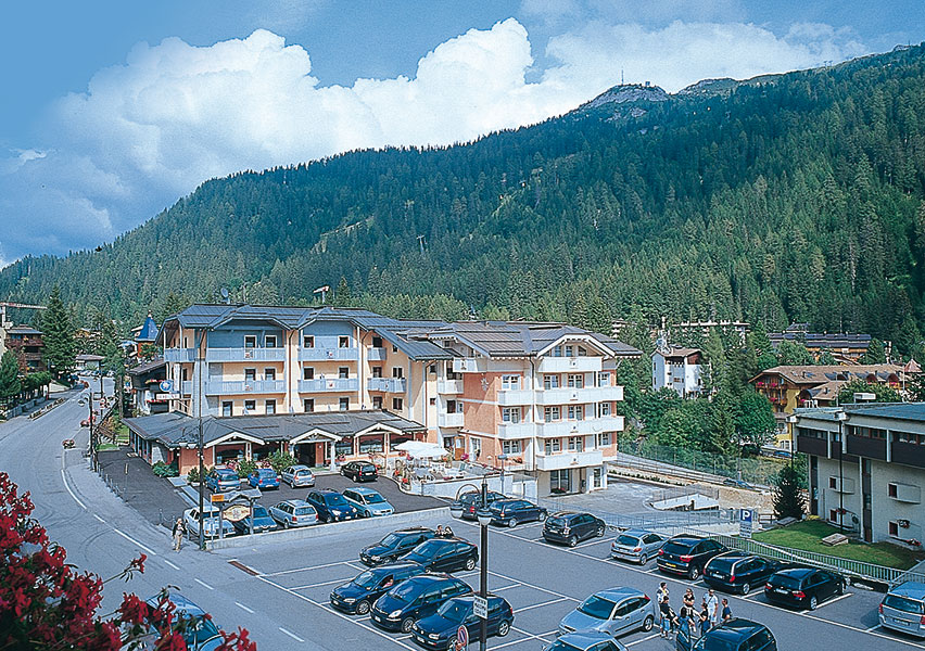 Soggiorno estivo a Madonna di Campiglio Hotel Ideal ***